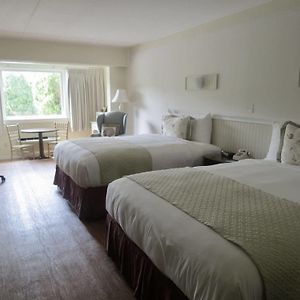 Shoreway Acres Inn