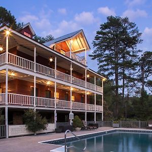 Glen-Ella Springs Hotel & Restaurant